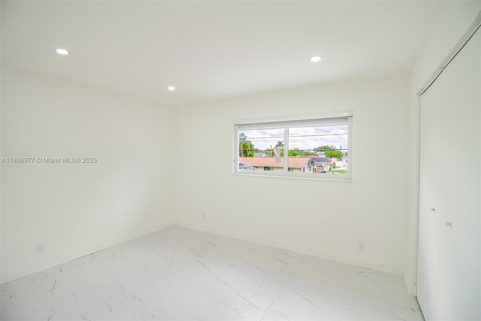 VILLAGE TOWNHOUSES NO TWO - Residential Lease