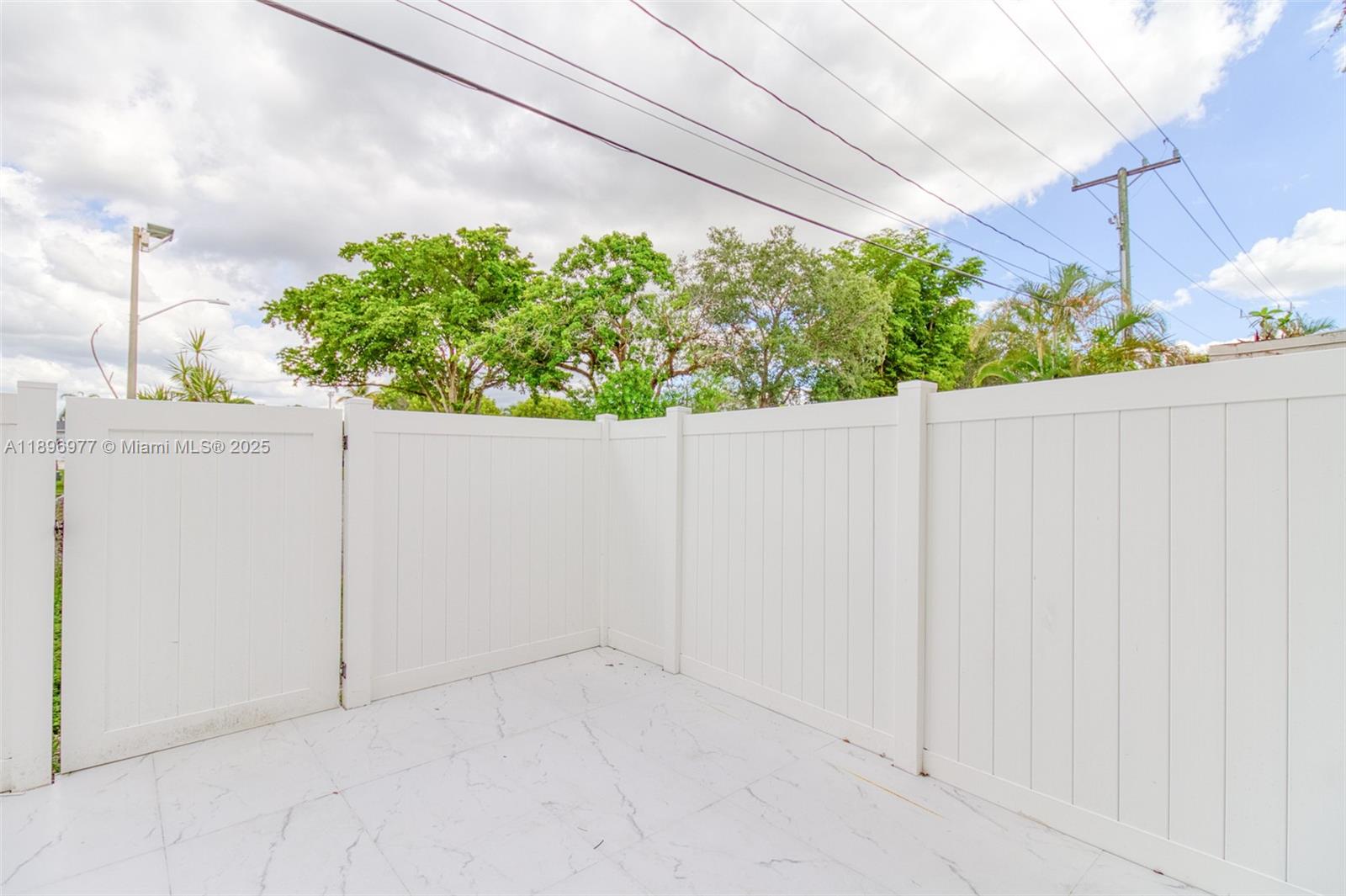 VILLAGE TOWNHOUSES NO TWO - Residential Lease