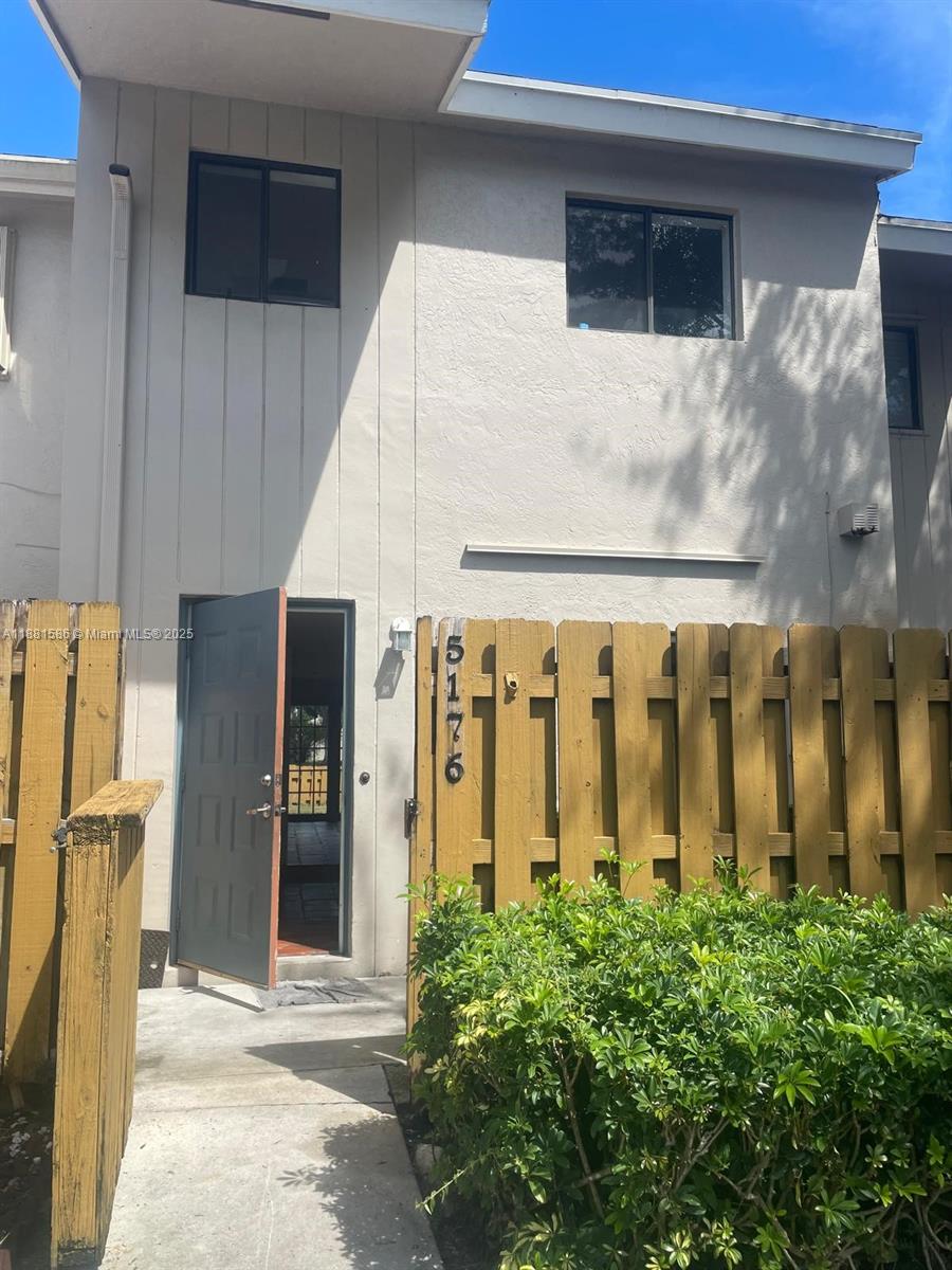 SADDLE-UP PLAT - Residential Lease