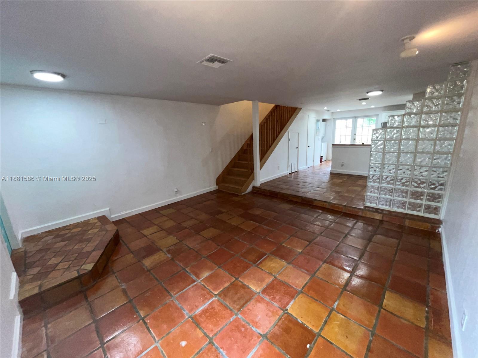 SADDLE-UP PLAT - Residential Lease