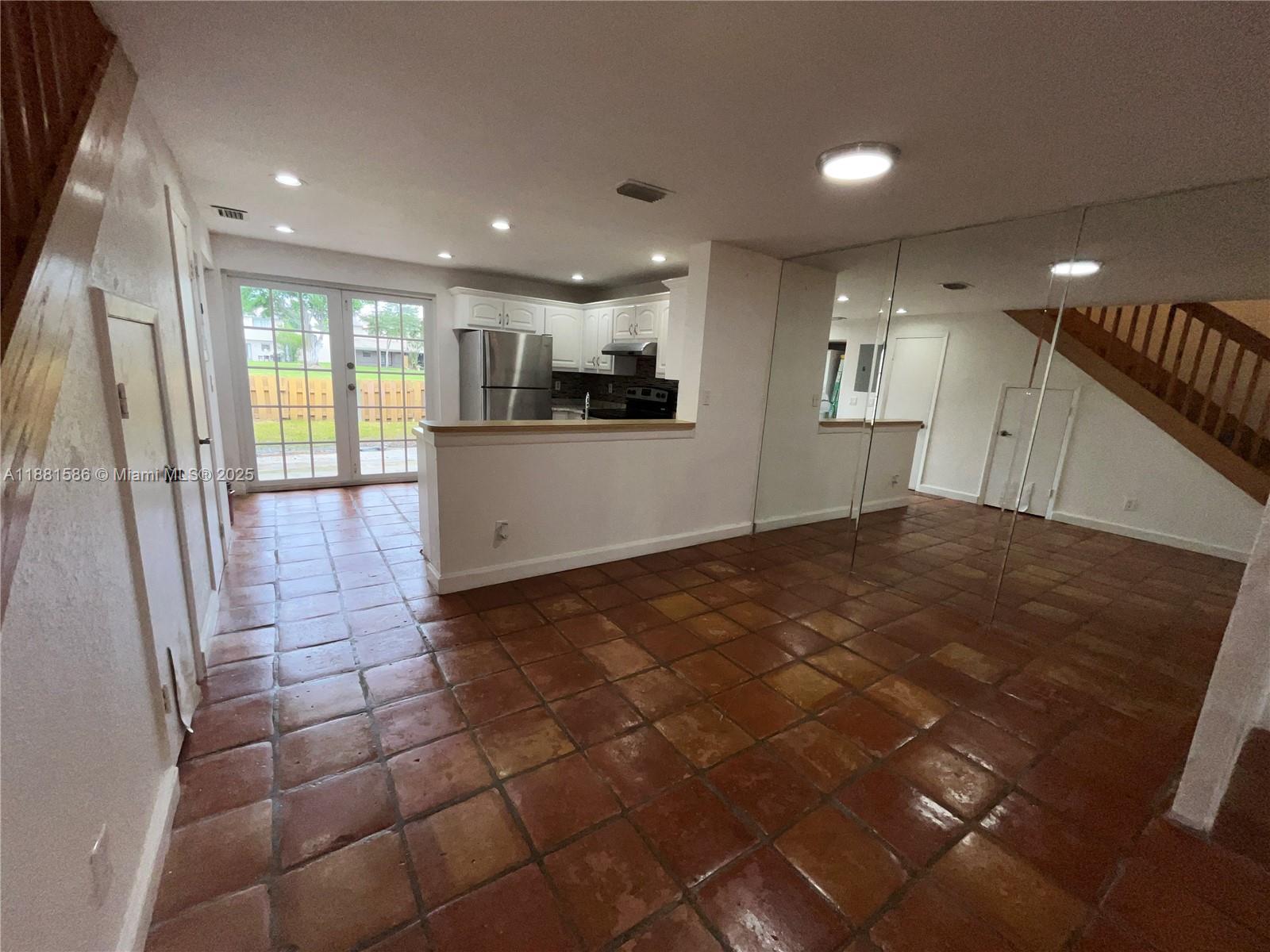 SADDLE-UP PLAT - Residential Lease