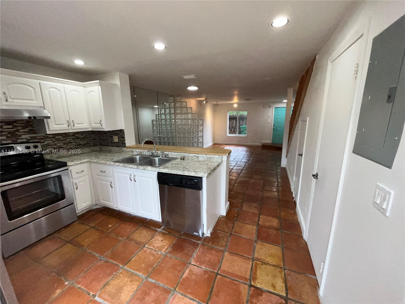 SADDLE-UP PLAT - Residential Lease