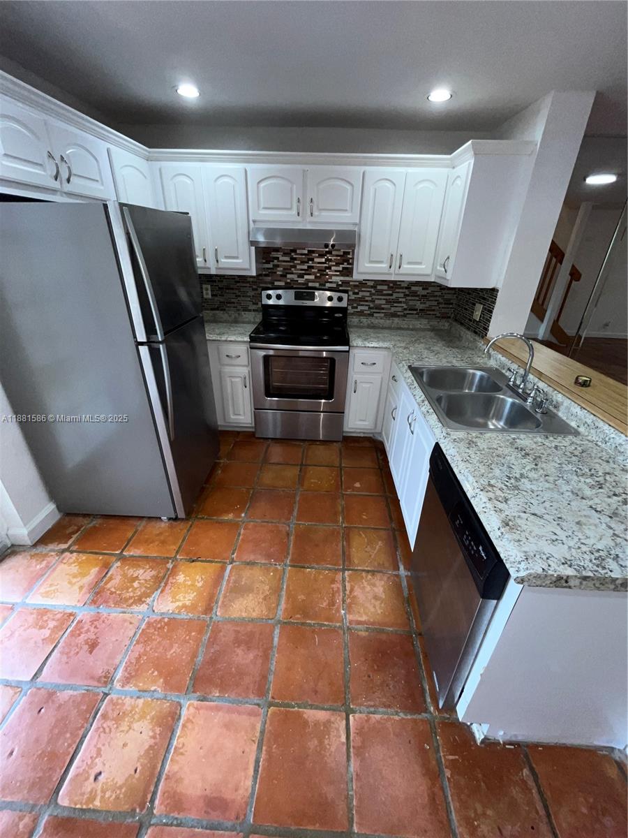 SADDLE-UP PLAT - Residential Lease