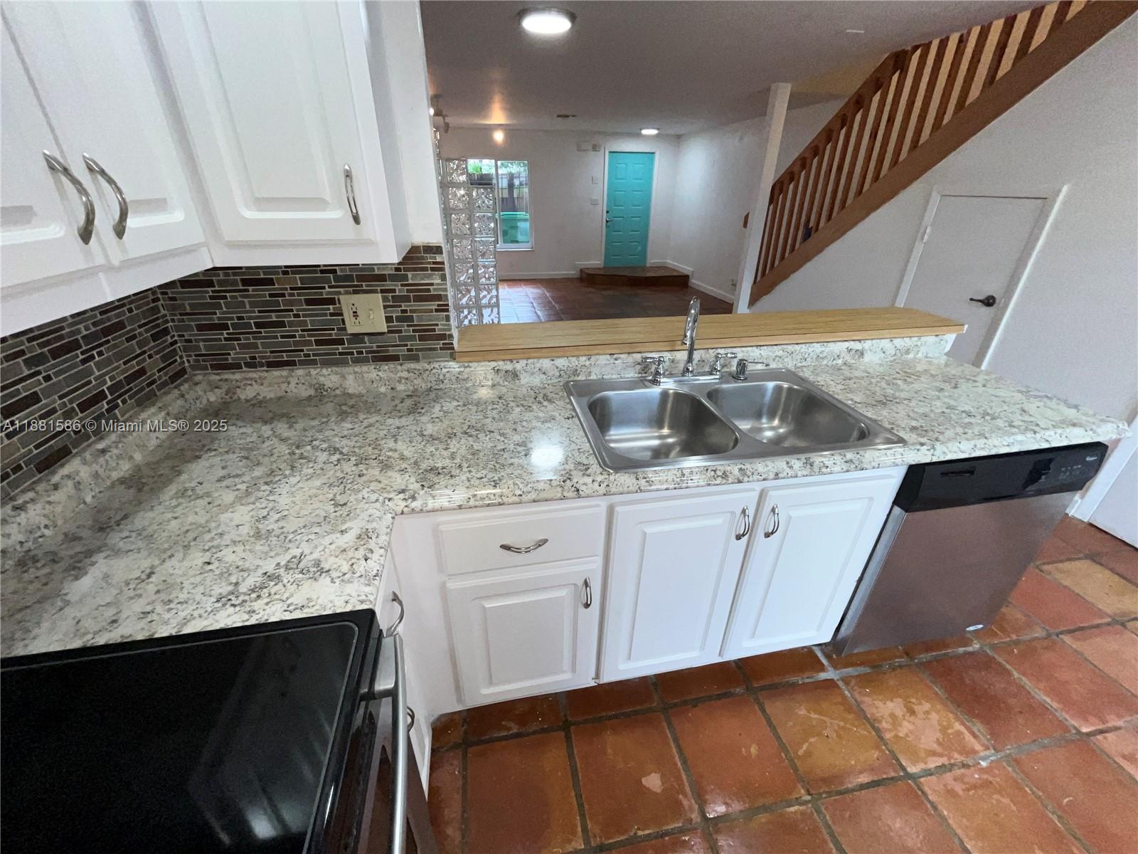 SADDLE-UP PLAT - Residential Lease