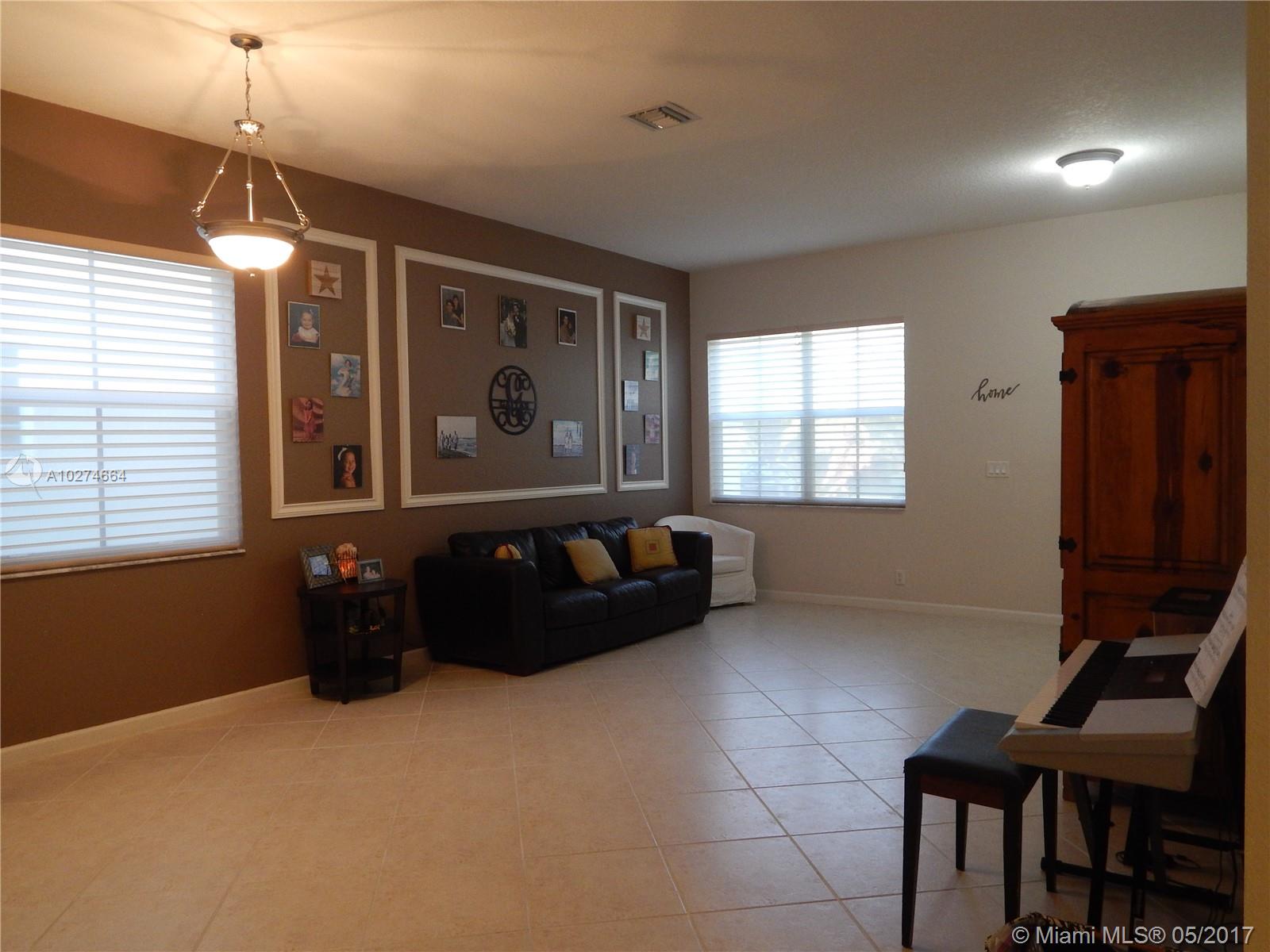 SECTOR 2-PARCELS 12 13 14 - Residential Lease