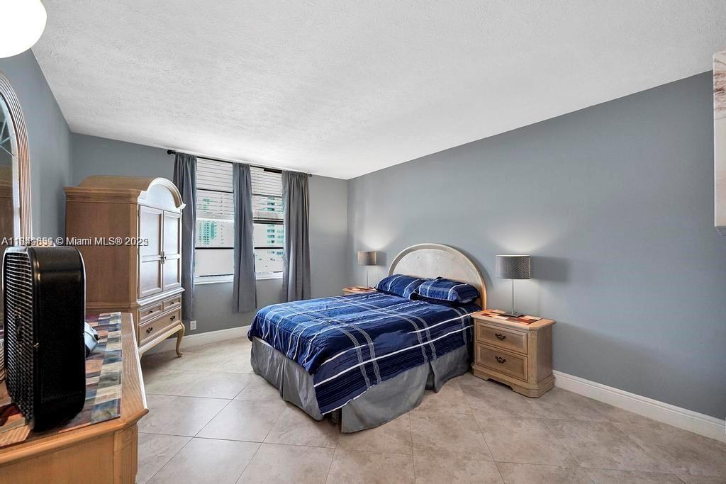 SEA AIR TOWERS CONDO - Residential Lease