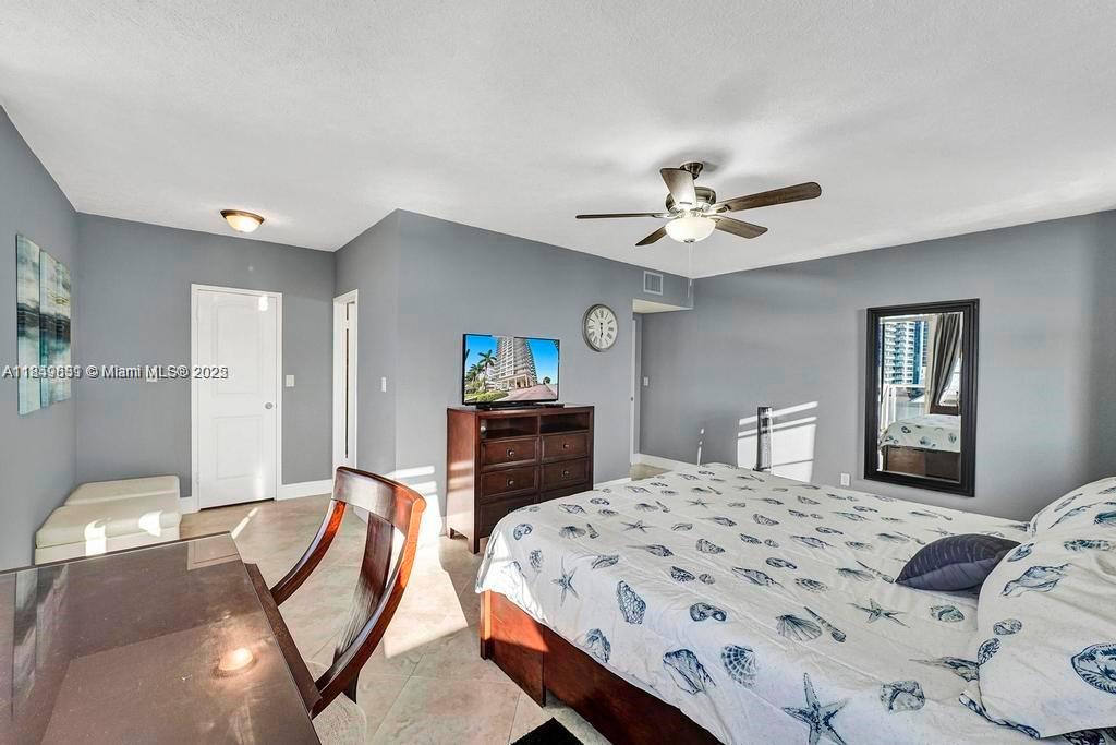 SEA AIR TOWERS CONDO - Residential Lease