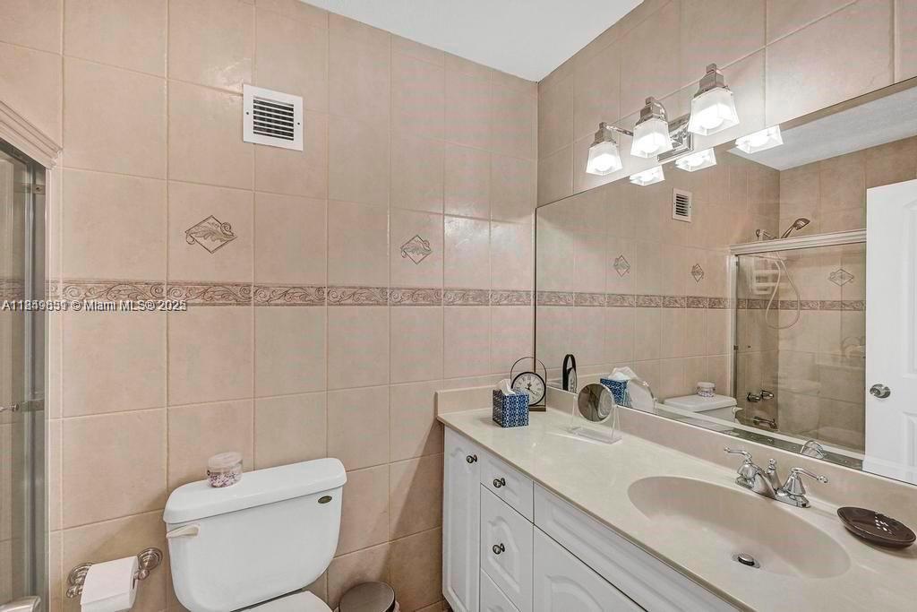 SEA AIR TOWERS CONDO - Residential Lease