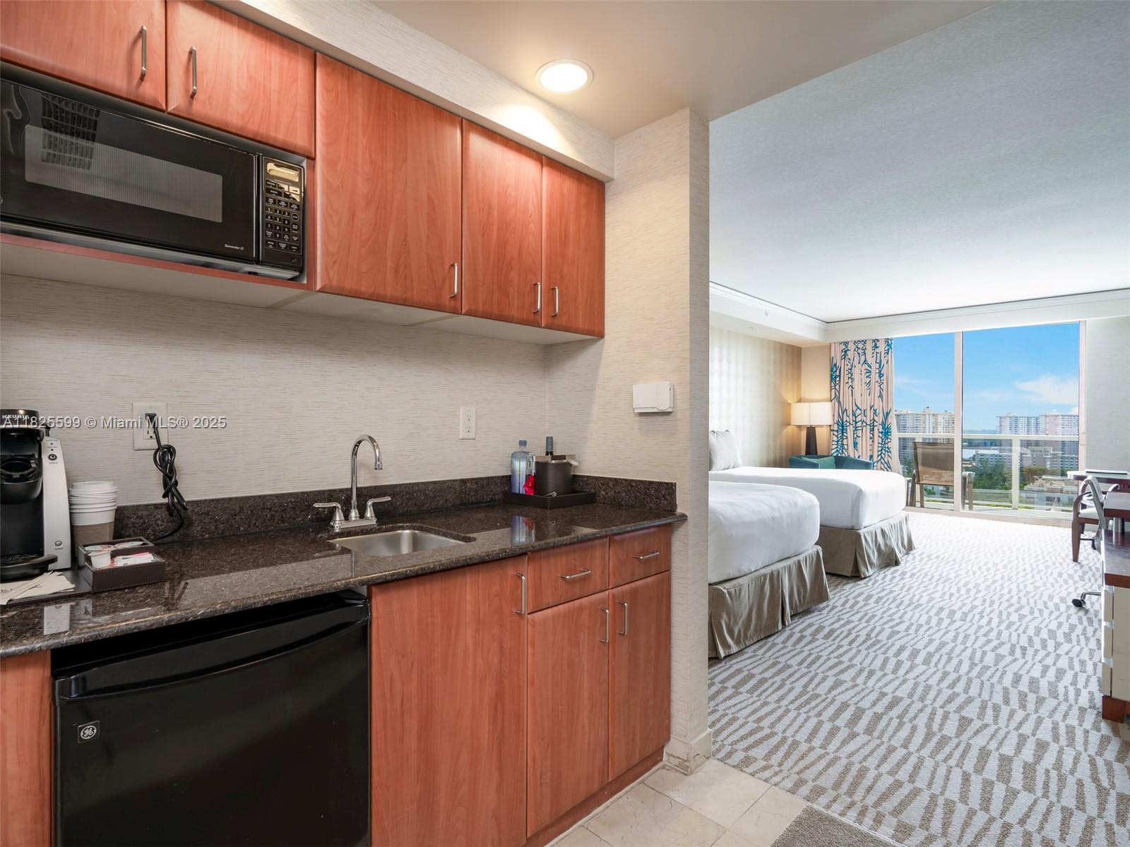 TRUMP INTERNATIONAL SONES - Residential