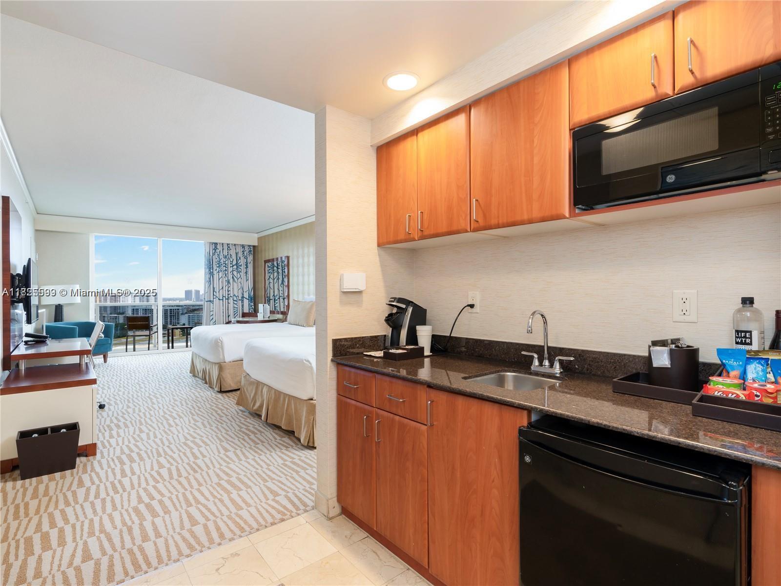 TRUMP INTERNATIONAL SONES - Residential