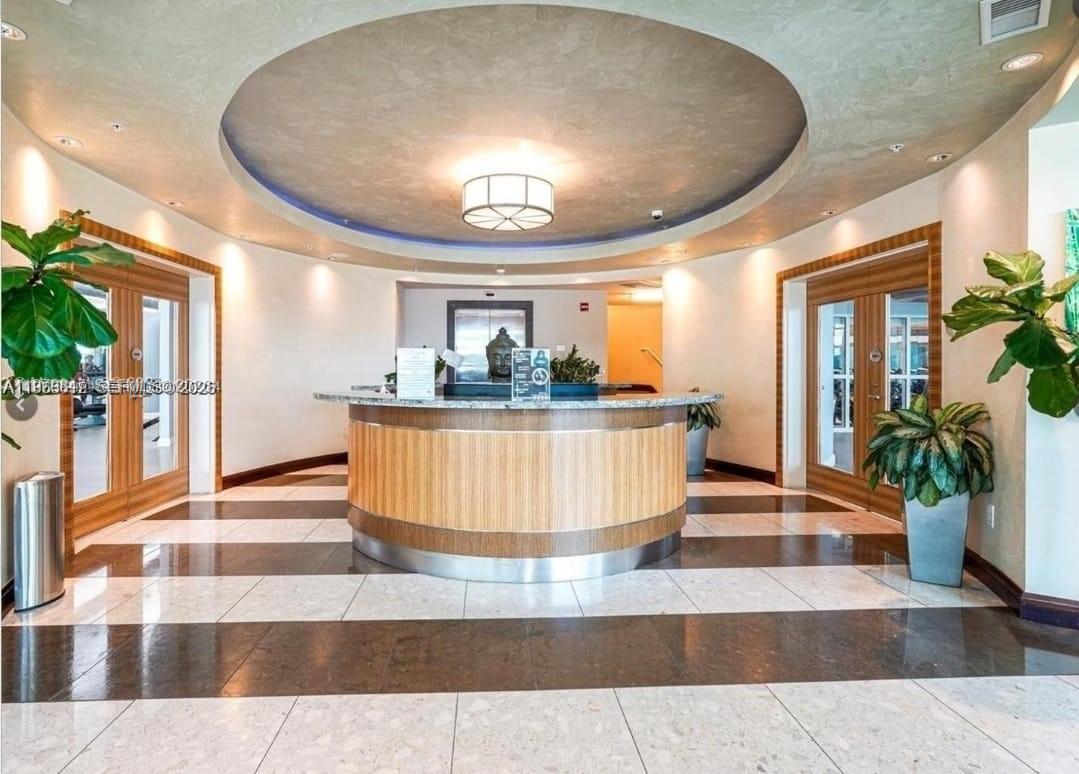 VIZCAYNE NORTH CONDO - Residential