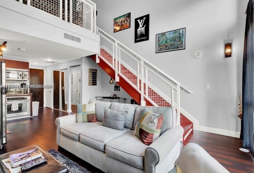 VIZCAYNE NORTH CONDO - Residential