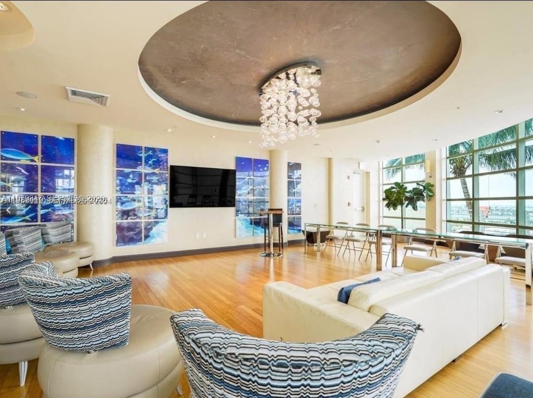 VIZCAYNE NORTH CONDO - Residential