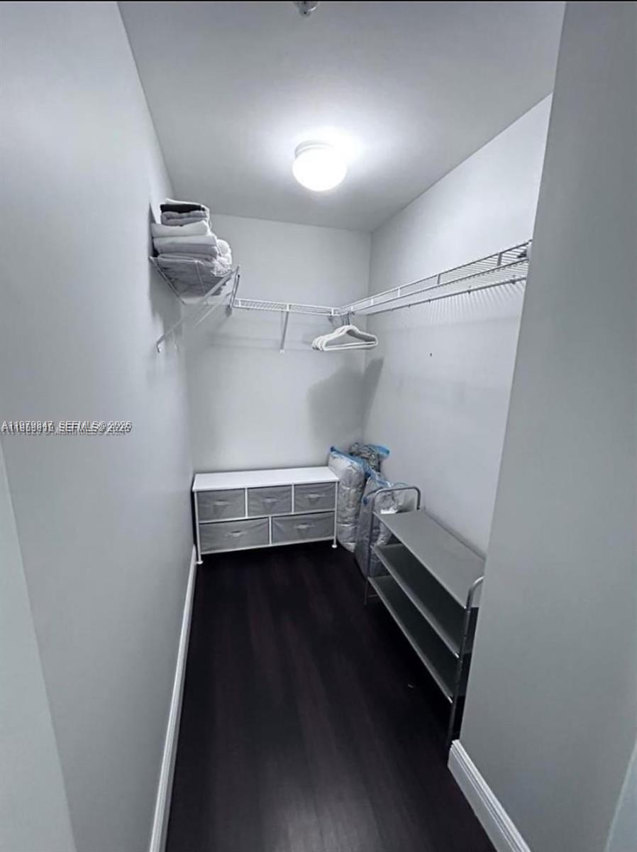 VIZCAYNE NORTH CONDO - Residential