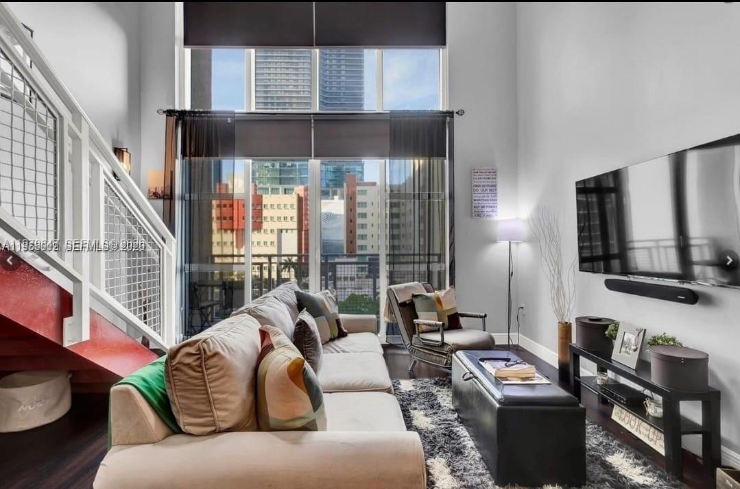 VIZCAYNE NORTH CONDO - Residential