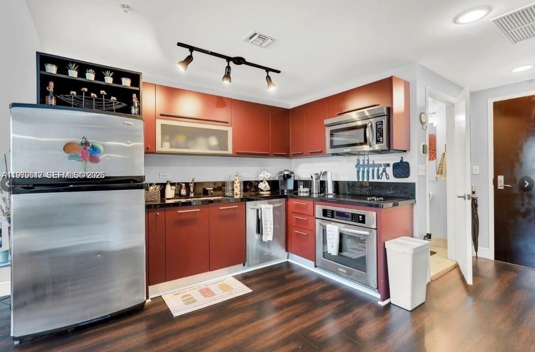 VIZCAYNE NORTH CONDO - Residential