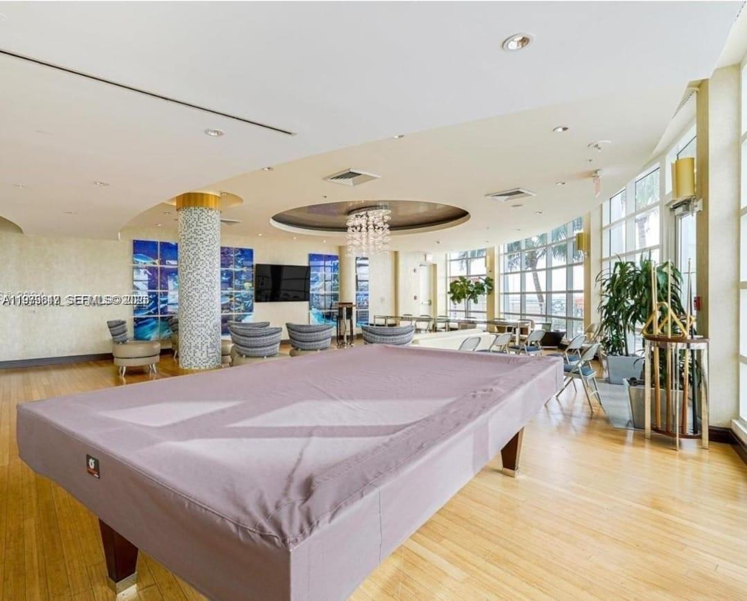 VIZCAYNE NORTH CONDO - Residential