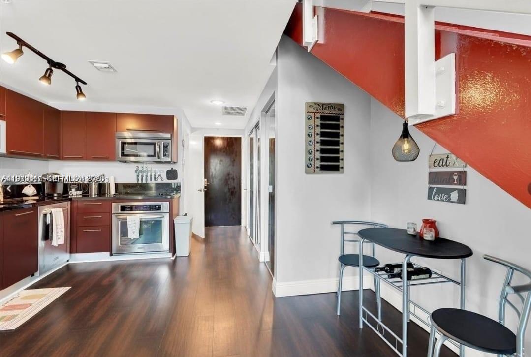 VIZCAYNE NORTH CONDO - Residential