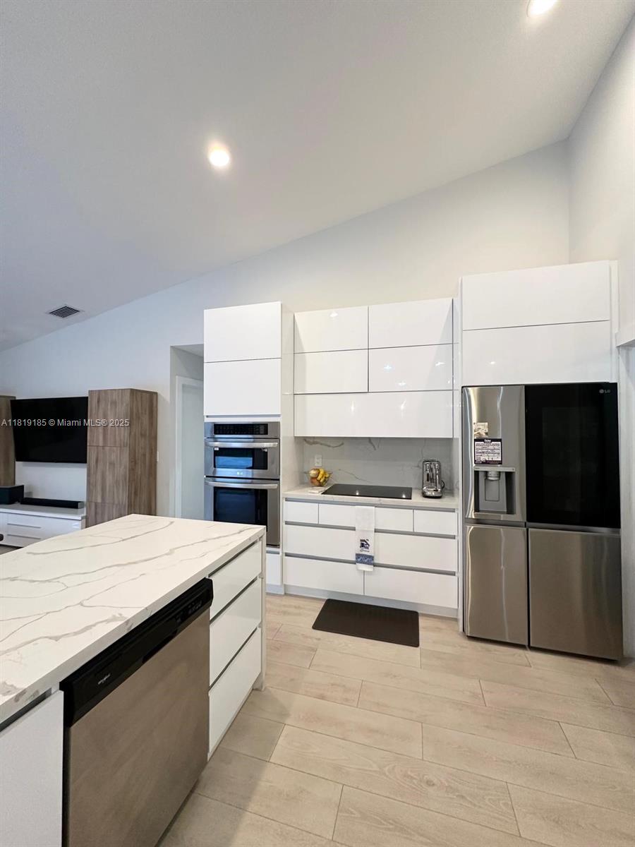 LANDINGS - Residential Lease
