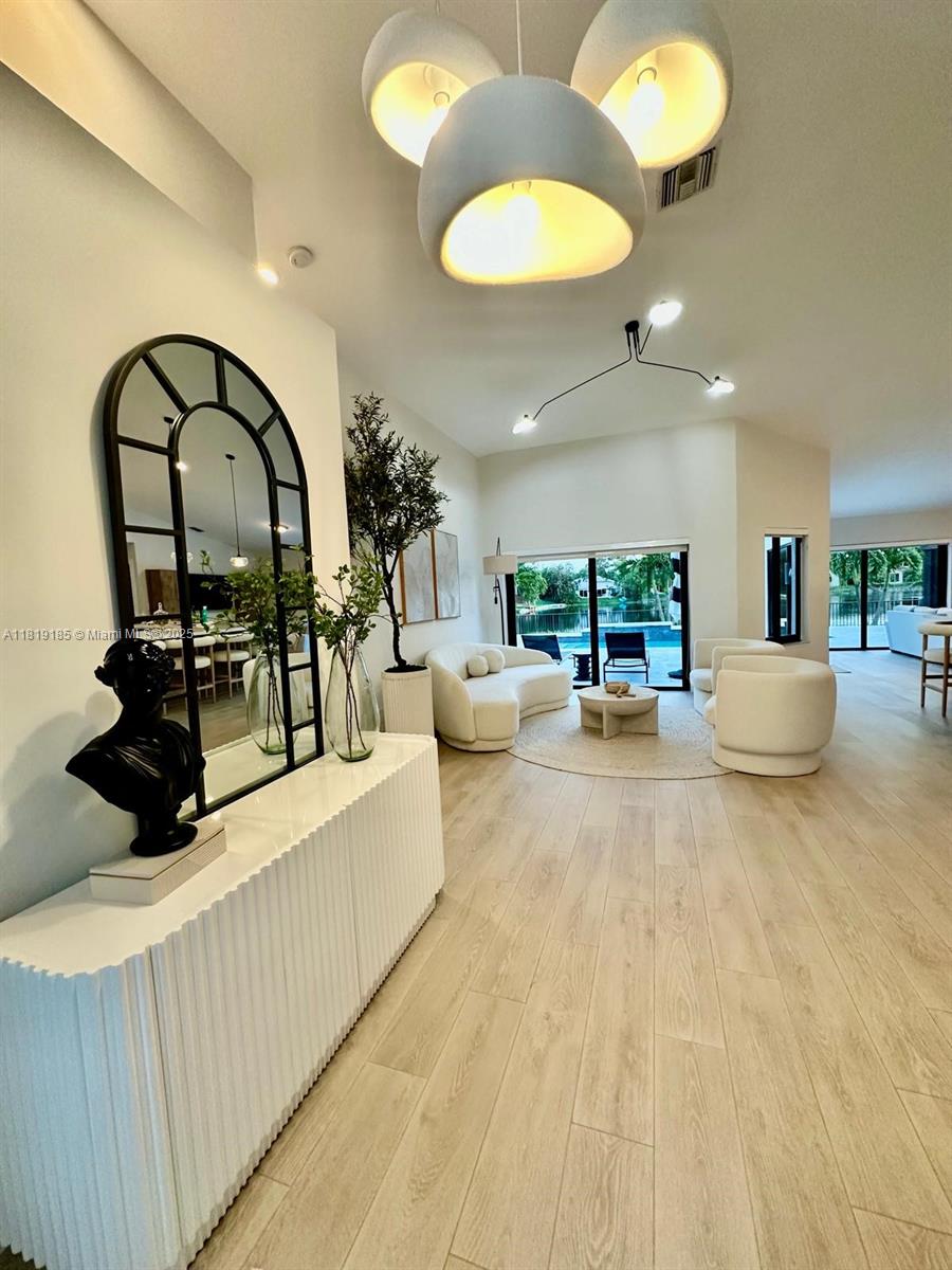 LANDINGS - Residential Lease