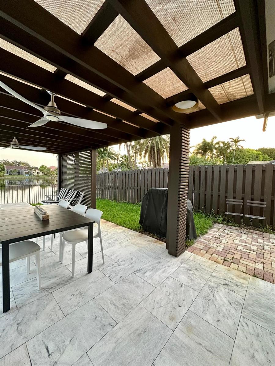 LANDINGS - Residential Lease