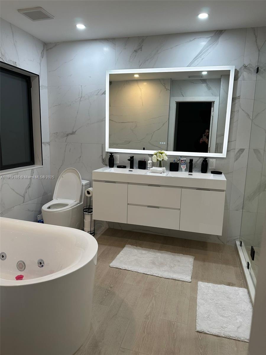 LANDINGS - Residential Lease