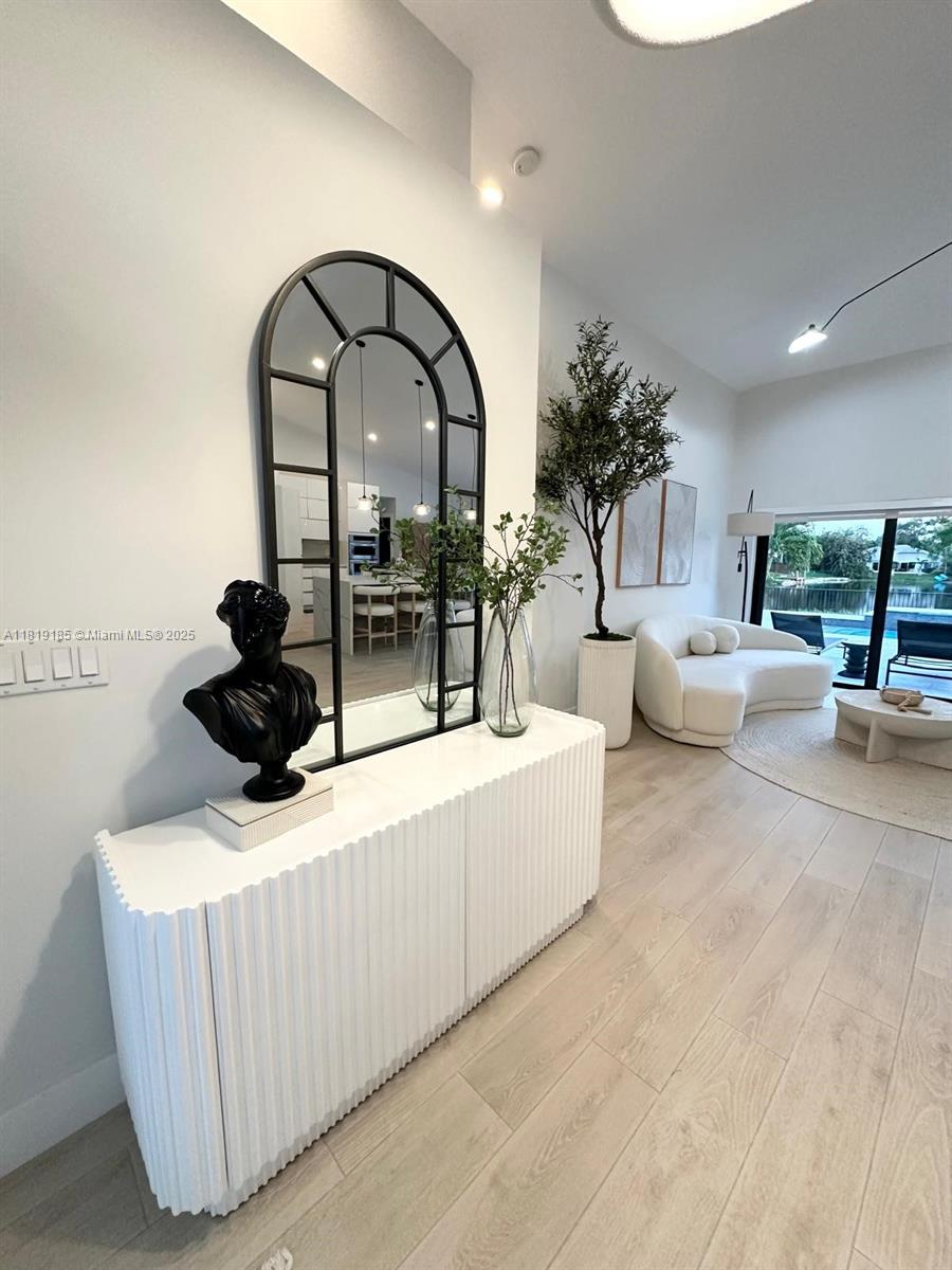 LANDINGS - Residential Lease