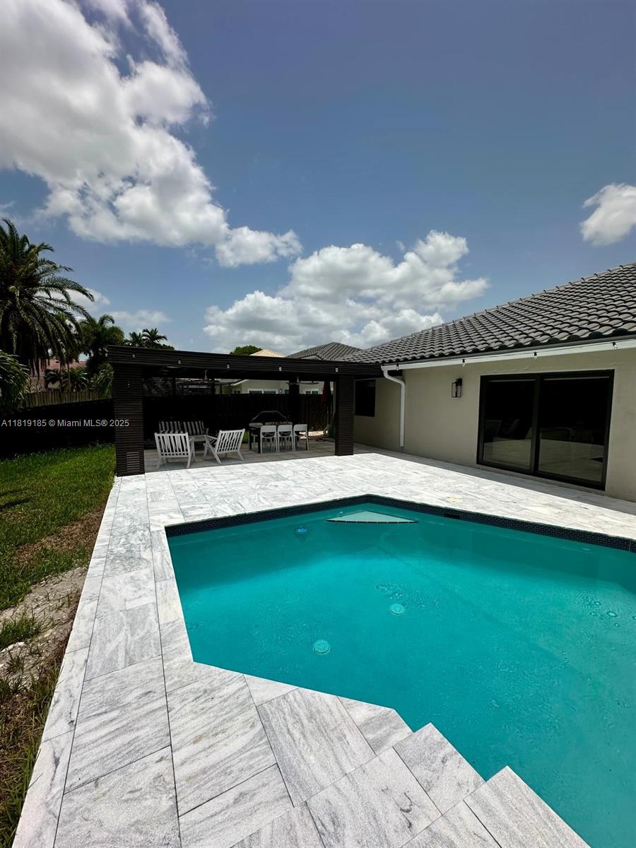 LANDINGS - Residential Lease