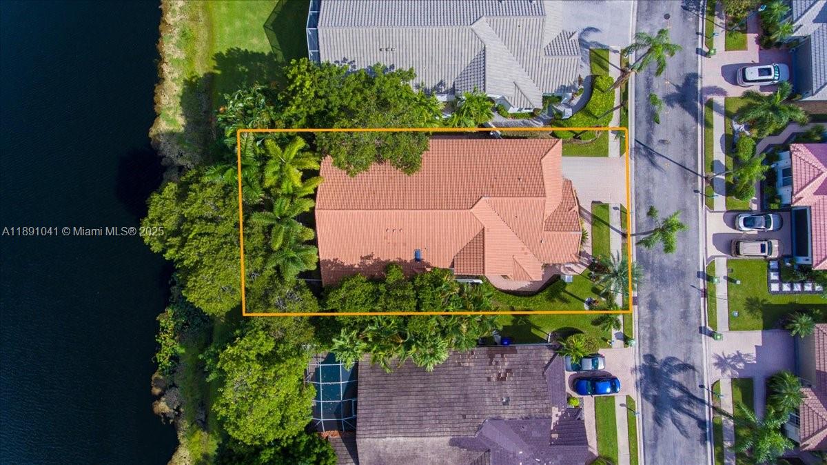 HOLLYWOOD LAKES COUNTRY C - Residential