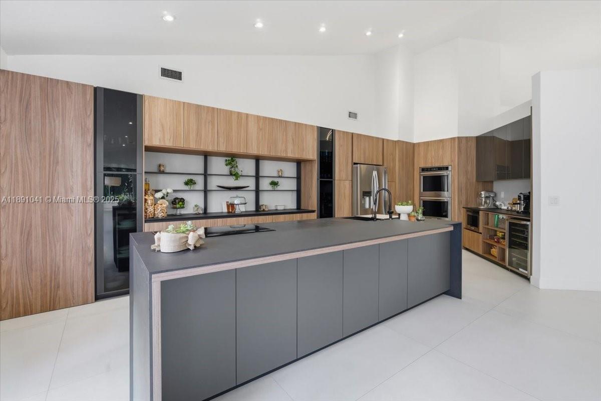 HOLLYWOOD LAKES COUNTRY C - Residential