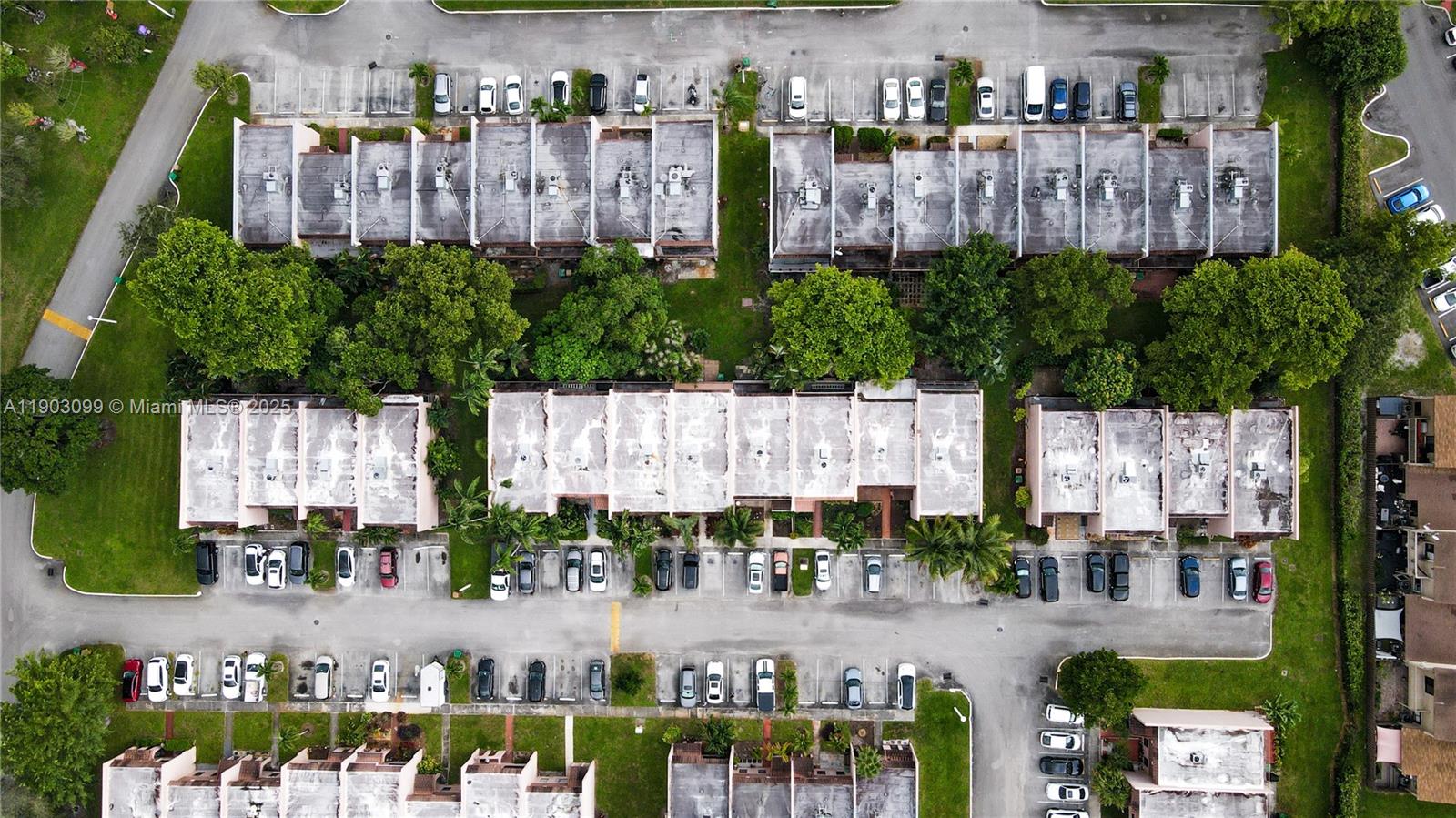 VALENCIA VILLAGE CONDO PH - Residential