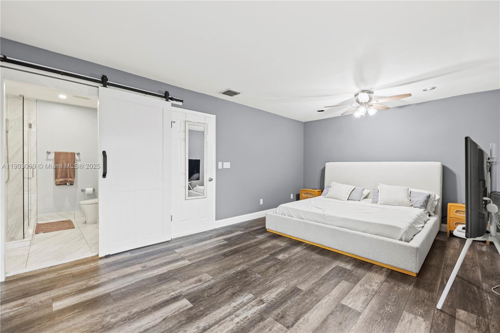 VALENCIA VILLAGE CONDO PH - Residential