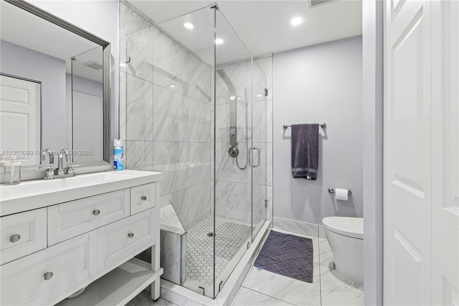 VALENCIA VILLAGE CONDO PH - Residential