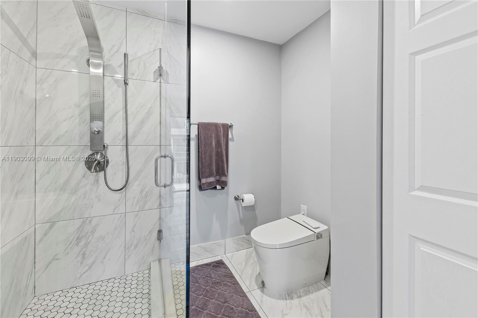 VALENCIA VILLAGE CONDO PH - Residential