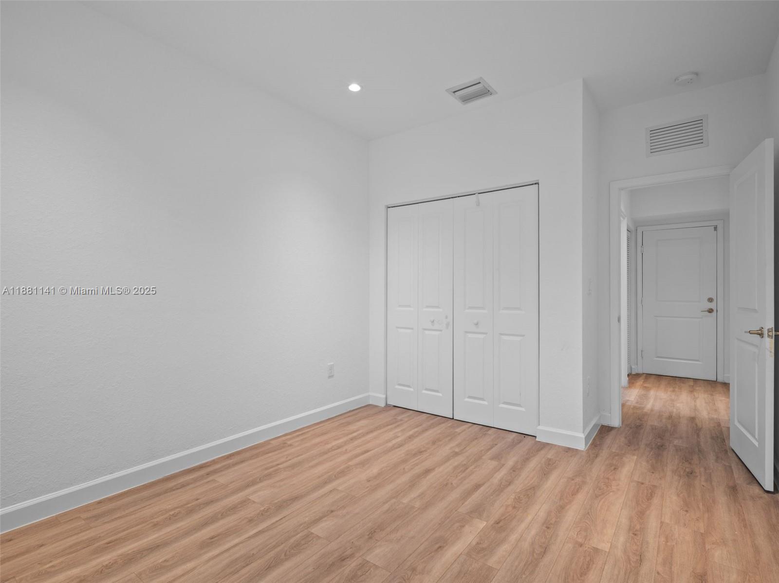 PINE ISLE - Residential