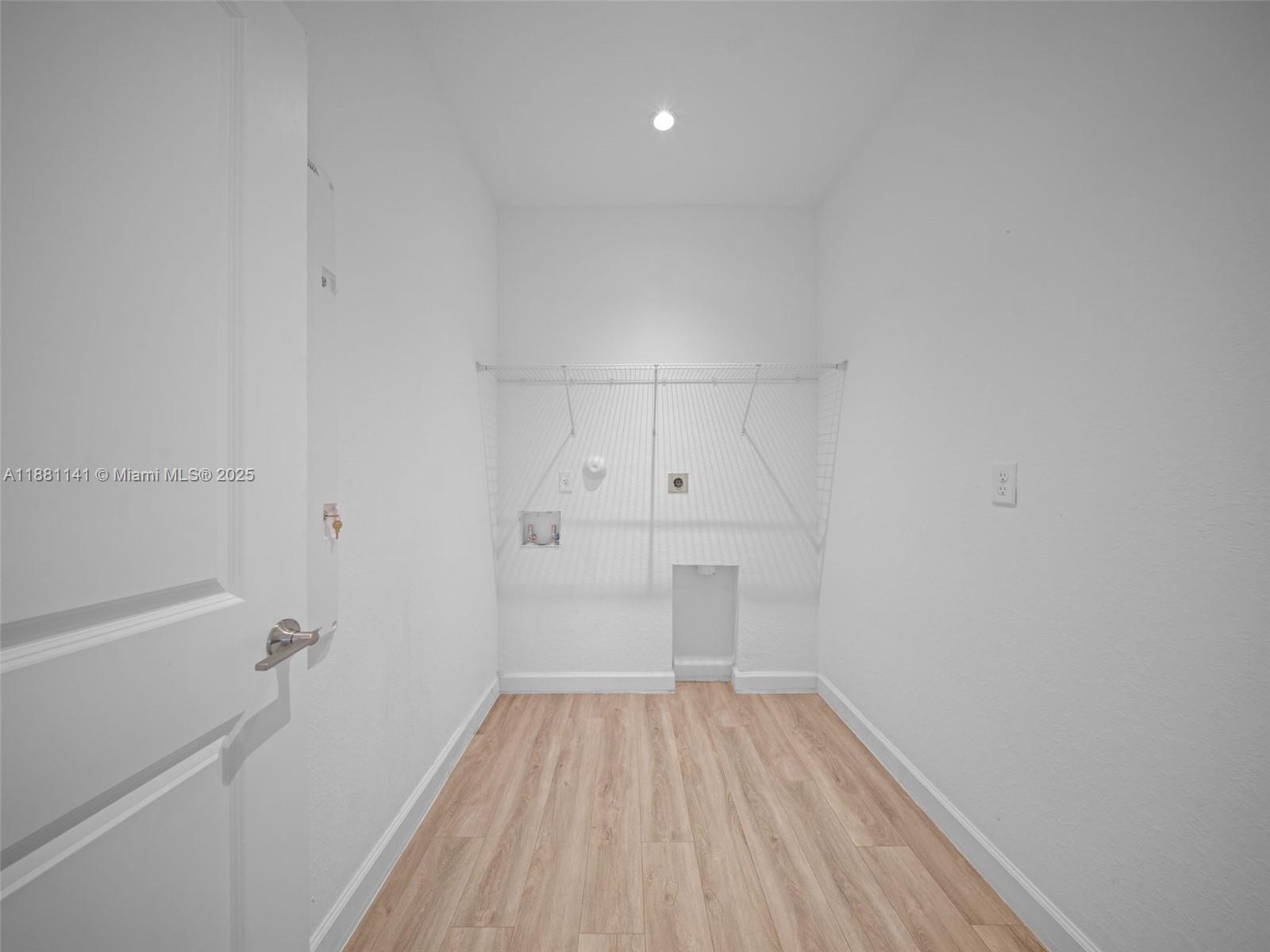 PINE ISLE - Residential