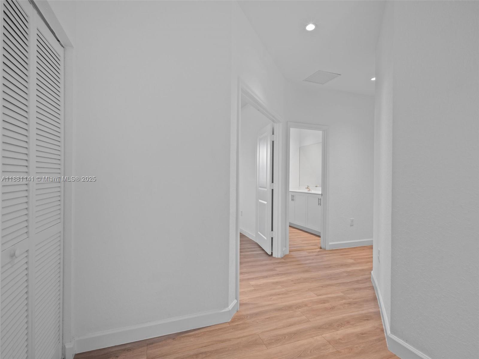 PINE ISLE - Residential