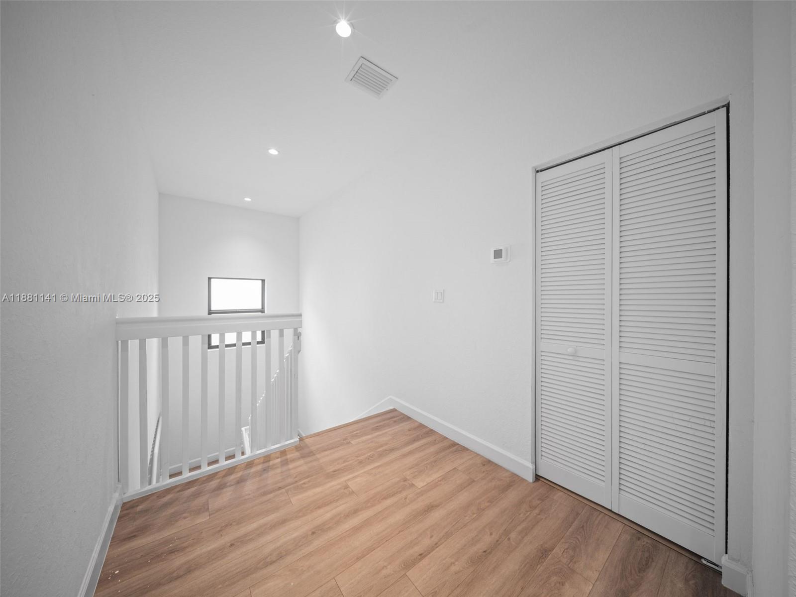 PINE ISLE - Residential