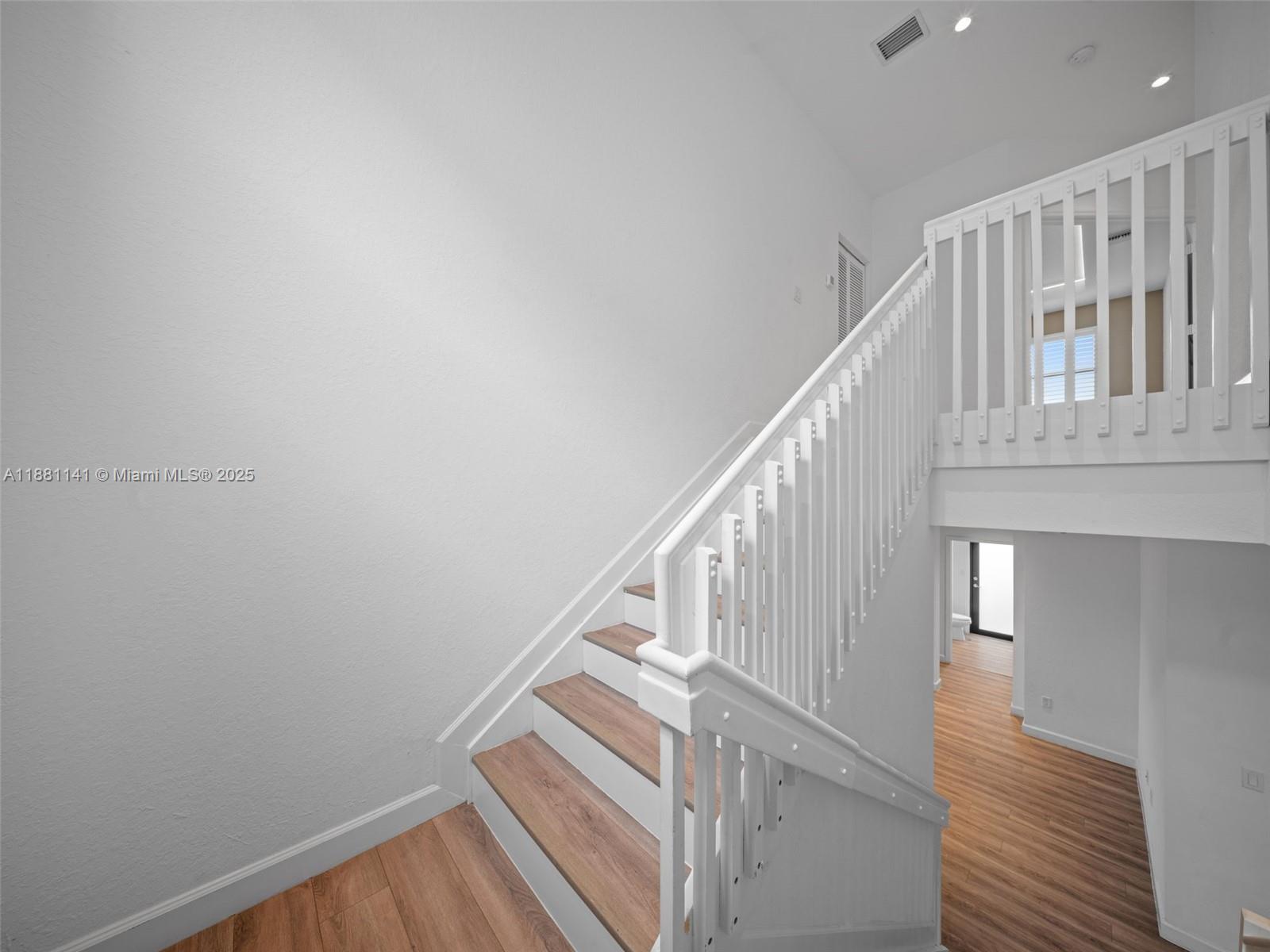 PINE ISLE - Residential