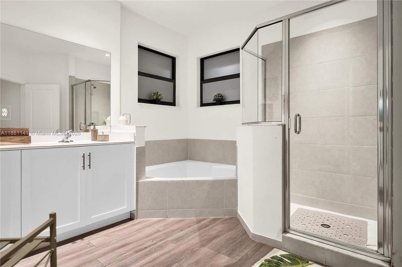 PINE ISLE - Residential