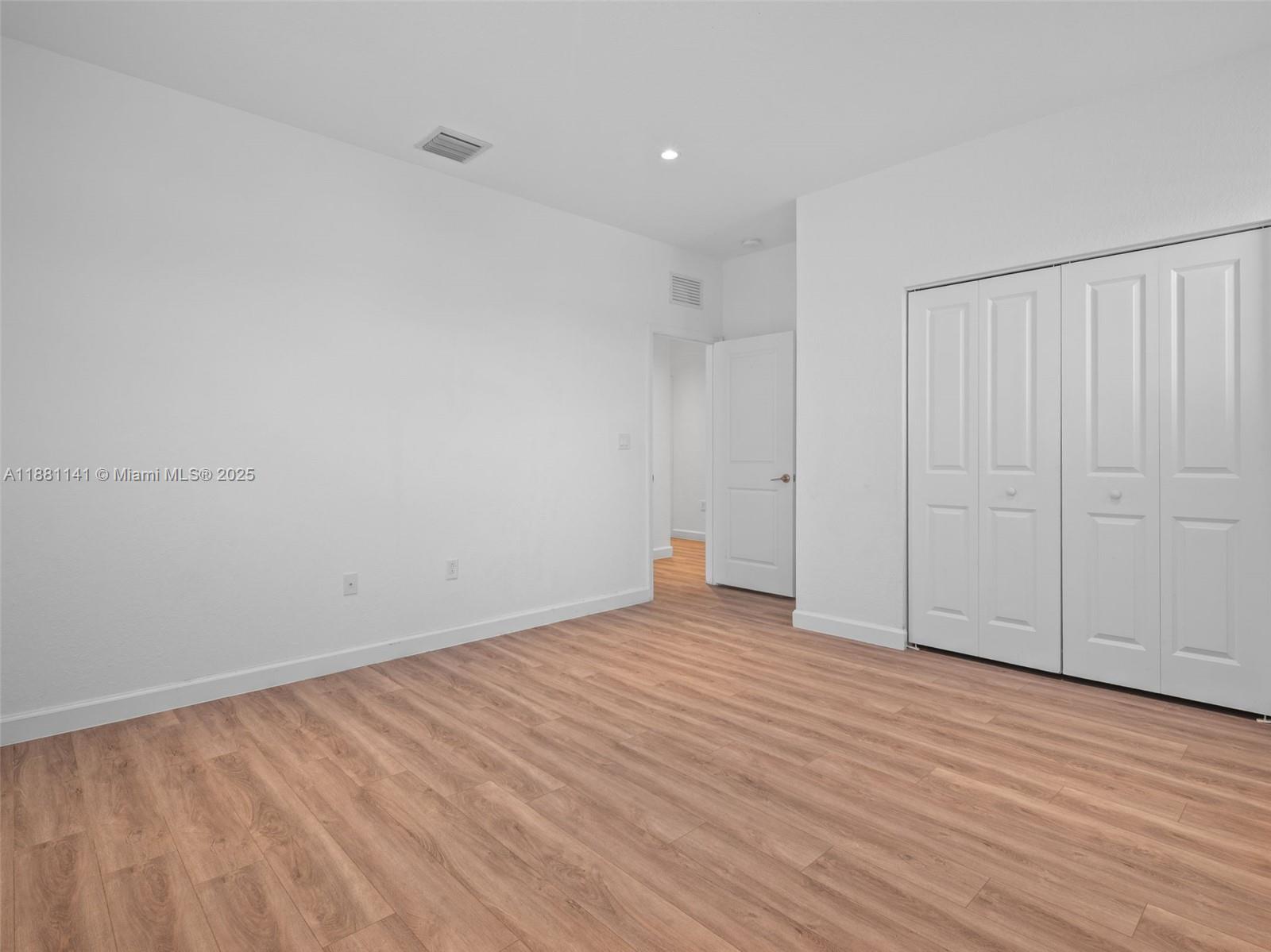 PINE ISLE - Residential