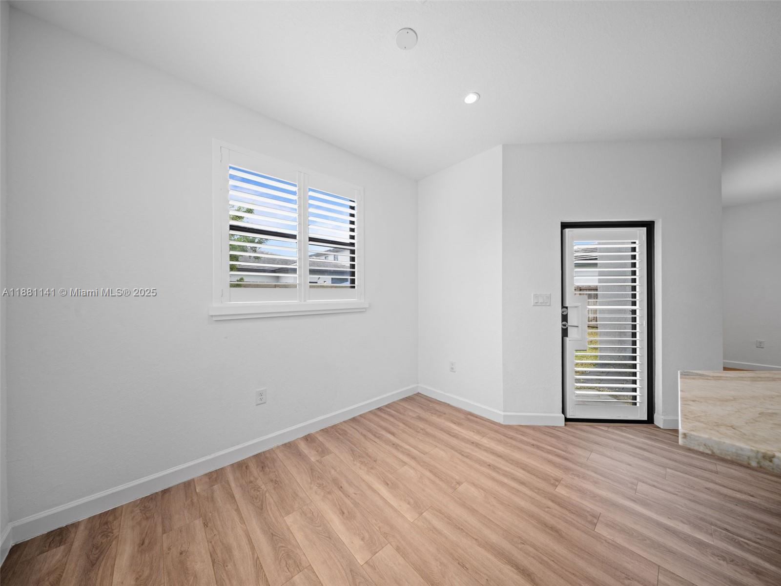 PINE ISLE - Residential