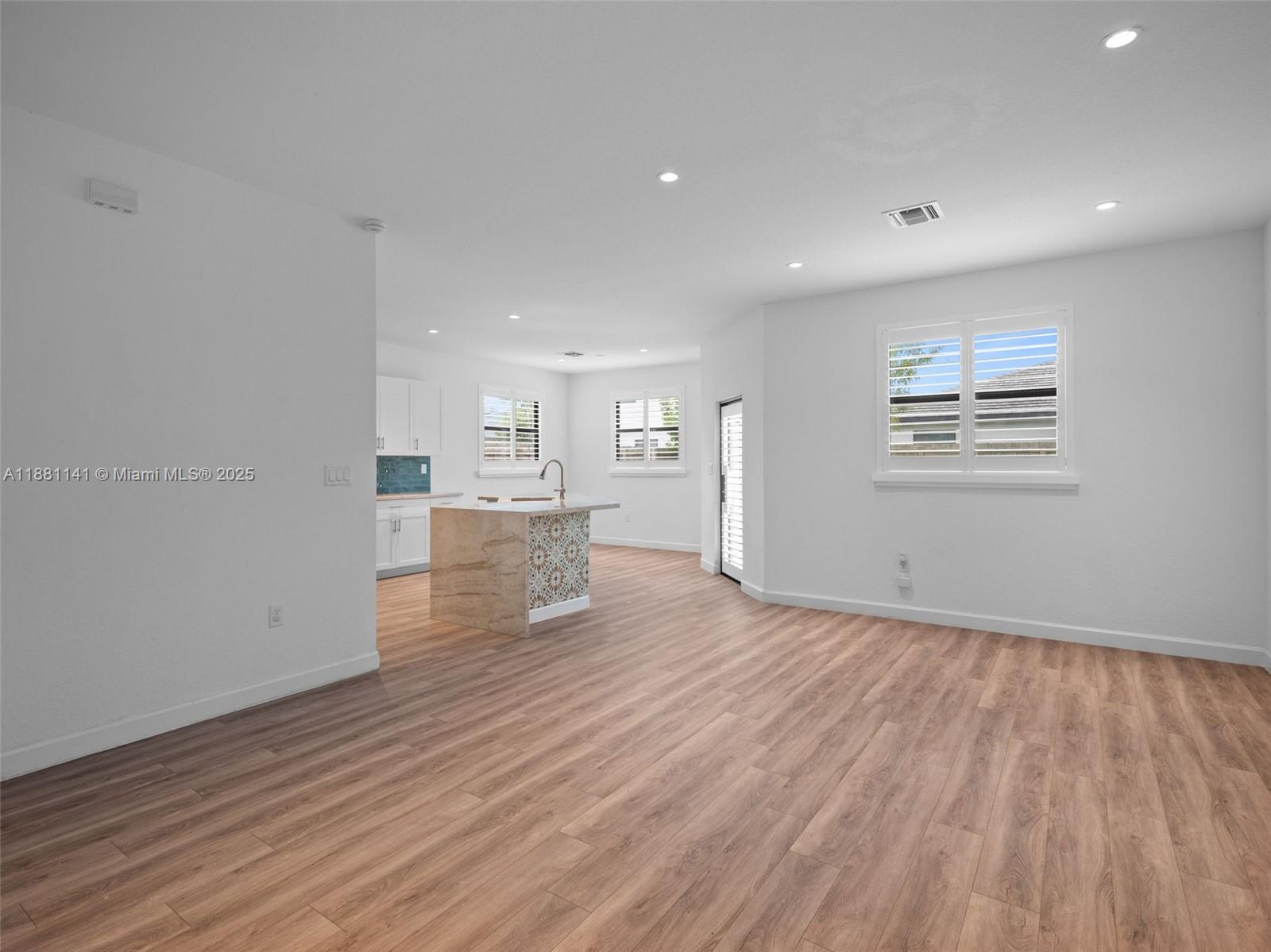 PINE ISLE - Residential