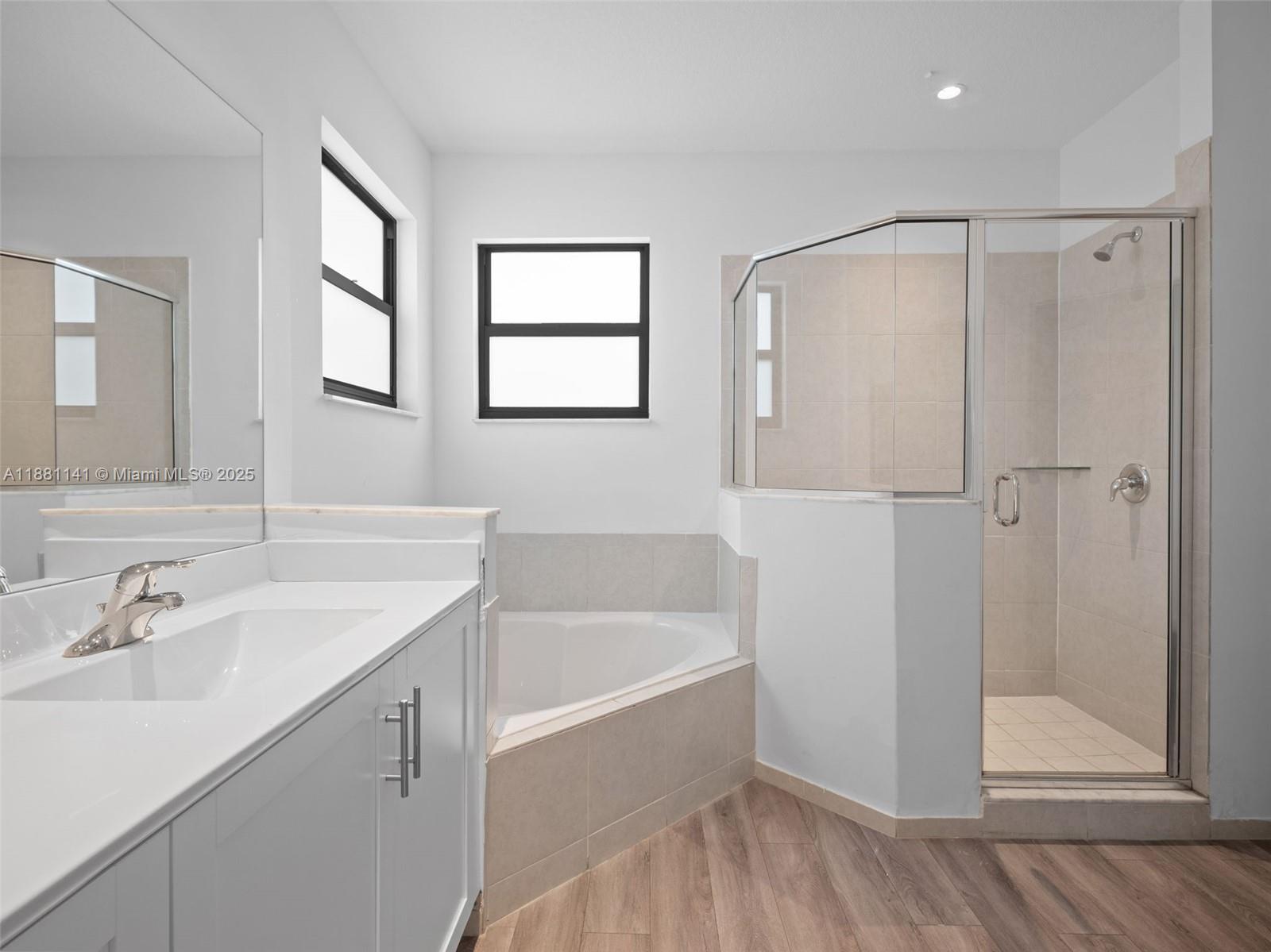 PINE ISLE - Residential