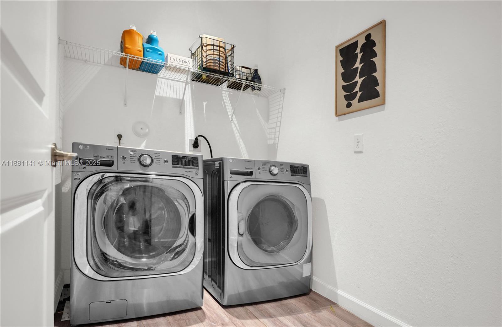 PINE ISLE - Residential