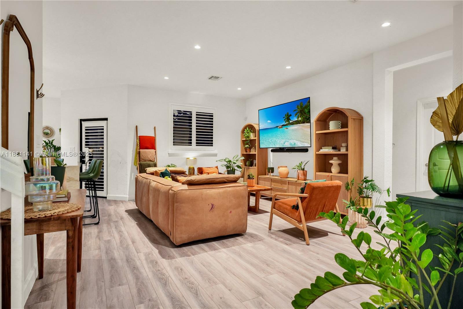 PINE ISLE - Residential