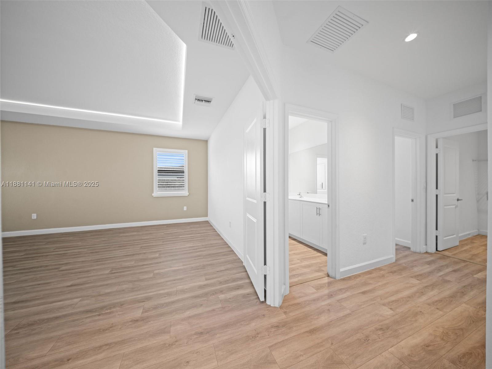 PINE ISLE - Residential