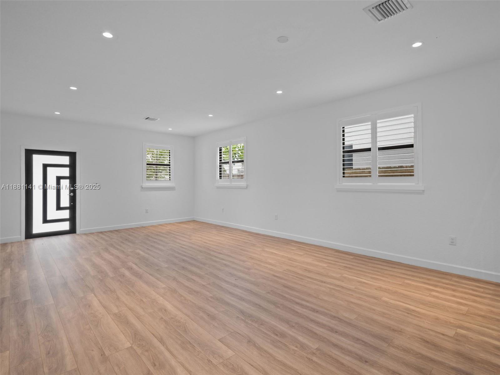 PINE ISLE - Residential