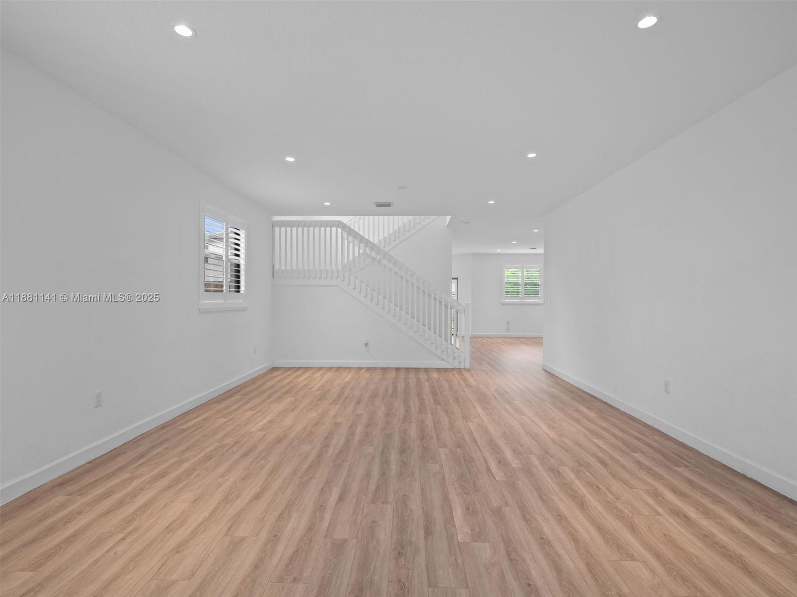 PINE ISLE - Residential