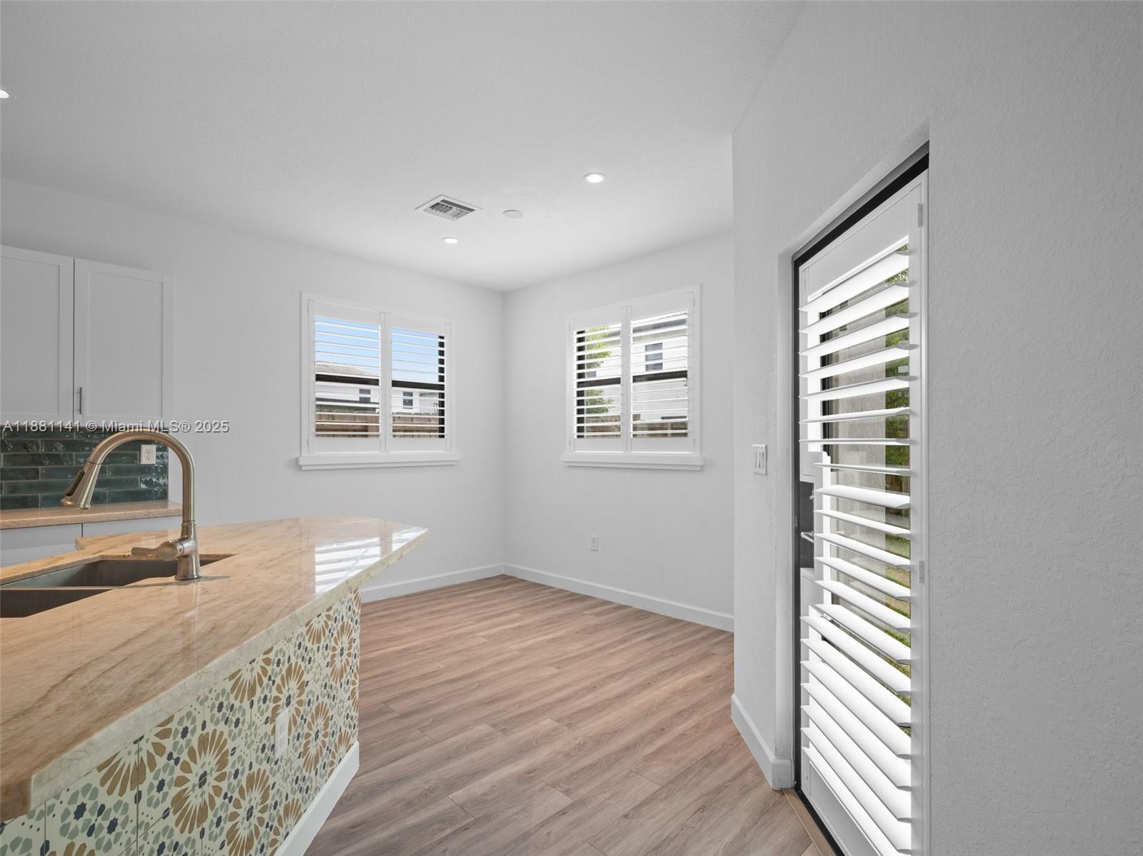 PINE ISLE - Residential